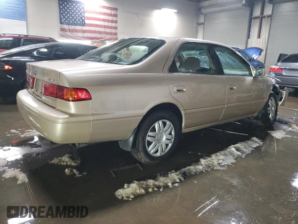2001 Toyota Camry CE with VIN 4T1BG22KX1U772025, listed as a Copart auction lot 49718065 with 56,236 mi miles and Salvage Title. Bid and sale history available at carsss.com. Image 3.