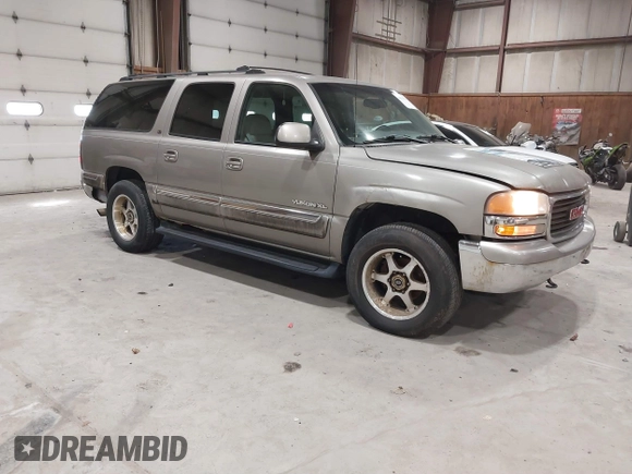 2001 GMC Yukon XL SLE with VIN 1GKFK16T11J220078, listed as a IAAI auction lot 41814254 with 221,210 mi miles. Bid and sale history available at carsss.com. Image 1.