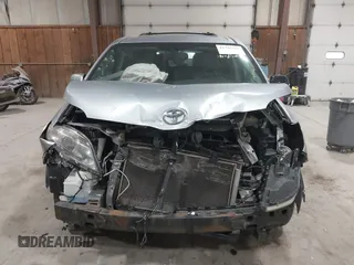 2016 Toyota Sienna XLE with VIN 5TDYK3DC7GS748075, listed as a IAAI auction lot 41795318 with 153,913 mi miles. Bid and sale history available at carsss.com. Image 13.