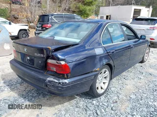 2003 BMW 5 Series 525iA with VIN WBADT43403G028405, listed as a IAAI auction lot 41850292 with 145,752 mi miles. Bid and sale history available at carsss.com. Image 4.