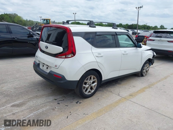 2020 Kia Soul LX with VIN KNDJ23AU6L7718360, listed as a IAAI auction lot 41975575 with 39,432 mi miles. Bid and sale history available at carsss.com. Image 4.