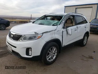 2015 Kia Sorento LX z VIN 5XYKTDA63FG654570, wystawiony jako Copart lot #45409155 z przebiegiem 94 924 mil mil oraz Szkoda całkowita • Salvage title. Historia ofert i sprzedaży dostępna na DreamBid. Obrazek 1.
