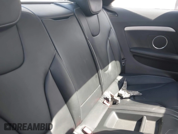 2015 Audi S5 Premium Plus z VIN WAUGGAFR1FA035653, wystawiony jako IAAI lot #42054212 z przebiegiem 133 572 mil mil oraz . Historia ofert i sprzedaży dostępna na DreamBid. Obrazek 8.