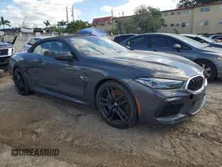 2020 BMW M8 Competition z VIN WBSDZ0C07LCD56155, wystawiony jako Copart lot #81146663 z przebiegiem 16 085 mil mil oraz . Historia ofert i sprzedaży dostępna na DreamBid. Obrazek 4.
