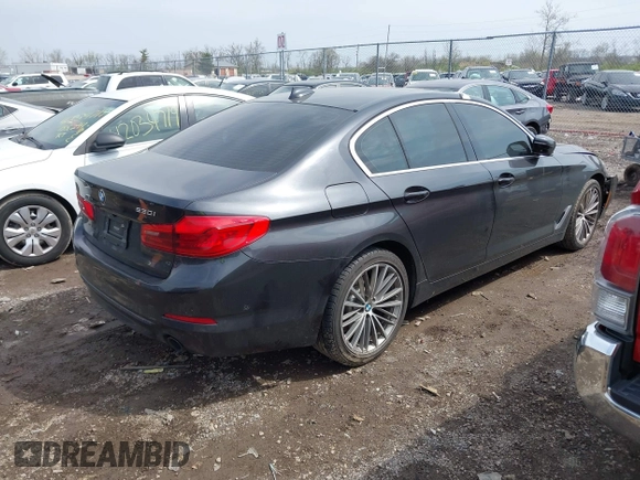 2019 BMW 5 Series 530i z VIN WBAJA5C52KBX87768, wystawiony jako IAAI lot #42029678 z przebiegiem 102 448 mil mil oraz . Historia ofert i sprzedaży dostępna na DreamBid. Obrazek 4.