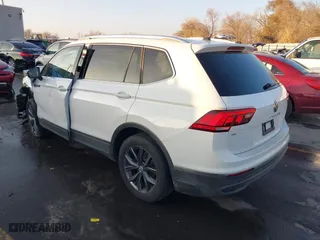 2022 Volkswagen Tiguan SE with VIN 3VV2B7AX5NM152367, listed as a IAAI auction lot 41018730 with 42,104 mi miles. Bid and sale history available at carsss.com. Image 3.