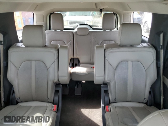 2020 Ford Expedition Limited с VIN 1FMJU2AT7LEA61281, выставлен на аукционе Copart как лот 51326335 с пробегом 48 158 миль миль и Списание • Salvage title. История ставок и продаж доступна на DreamBid. Изображение 10.