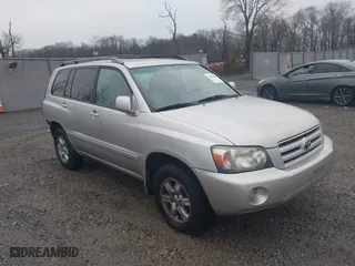 2004 Toyota Highlander with VIN JTEEP21AX40028541, listed as a IAAI auction lot 41812804 with 122,182 mi miles. Bid and sale history available at carsss.com. Image 1.