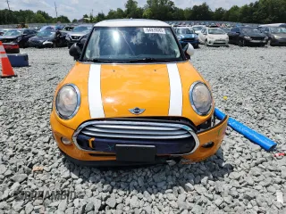 2015 MINI Hardtop z VIN WMWXM5C50F3A57281, wystawiony jako Copart lot #64920085 z przebiegiem 125 537 mil mil oraz Szkoda całkowita • Salvage title. Historia ofert i sprzedaży dostępna na DreamBid. Obrazek 5.
