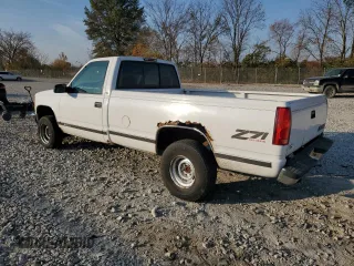 1998 Chevrolet Silverado 1500 with VIN 1GCEK14R1WZ203739, listed as a Copart auction lot 77809444 with 147,168 mi miles and Salvage Title. Bid and sale history available at DreamBid. Image 2.