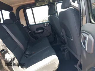 2020 Jeep Gladiator Sport S with VIN 1C6HJTAGXLL123540, listed as a IAAI auction lot 42453999 with 27,855 mi miles and . Bid and sale history available at DreamBid. Image 8.