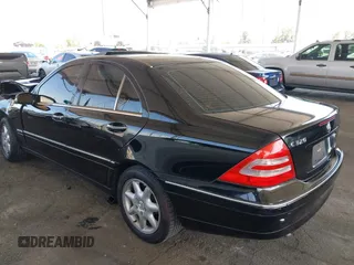 2004 Mercedes-Benz C 320 z VIN WDBRF64JX4F522423, wystawiony jako IAAI lot #42287731 z przebiegiem Nie podano mil oraz . Historia ofert i sprzedaży dostępna na DreamBid. Obrazek 3.