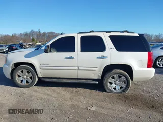 2008 GMC Yukon SLT 4SB z VIN 1GKFK13058R176138, wystawiony jako IAAI lot #41816039 z przebiegiem 199 426 mil mil oraz . Historia ofert i sprzedaży dostępna na DreamBid. Obrazek 14.