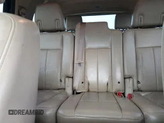 2013 Ford Expedition XLT z VIN 1FMJU1H55DEF33562, wystawiony jako Copart lot #51381725 z przebiegiem 151 074 mil mil oraz Czysty tytuł • Clean title. Historia ofert i sprzedaży dostępna na DreamBid. Obrazek 10.