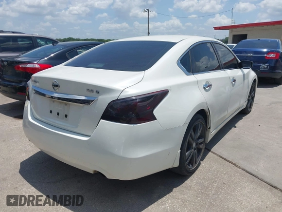 2013 Nissan Altima SL with VIN 1N4BL3AP4DC236710, listed as a IAAI auction lot 42674095 with 212,483 mi miles and . Bid and sale history available at DreamBid. Image 4.