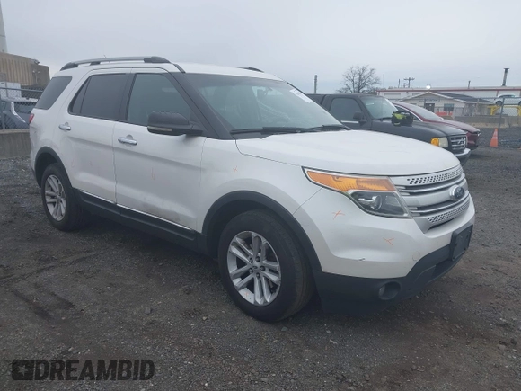 2013 Ford Explorer XLT with VIN 1FM5K8D87DGB07831, listed as a IAAI auction lot 42010689 with 202,306 mi miles and . Bid and sale history available at carsss.com. Image 1.