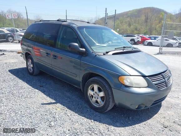 2005 Dodge Caravan SXT with VIN 2D4GP44L95R324232, listed as a IAAI auction lot 42056320 with 200,459 mi miles. Bid and sale history available at carsss.com. Image 1.