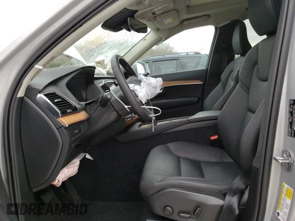2024 Volvo XC90 Plus Bright Theme with VIN YV4L12PE8R1173048, listed as a Copart auction lot 83566354 with 13,738 mi miles and Salvage Title. Bid and sale history available at DreamBid. Image 7.