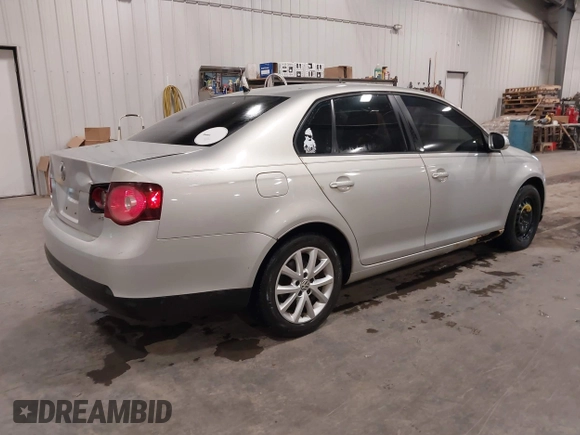 2010 Volkswagen Jetta Limited Edition z VIN 3VWRX7AJ1AM165859, wystawiony jako IAAI lot #42269603 z przebiegiem 93 615 mil mil oraz . Historia ofert i sprzedaży dostępna na DreamBid. Obrazek 4.