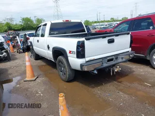 2003 Chevrolet Silverado 1500 LT with VIN 1GCEK19T53E364800, listed as a IAAI auction lot 42160064 with 269,575 mi miles and . Bid and sale history available at DreamBid. Image 3.