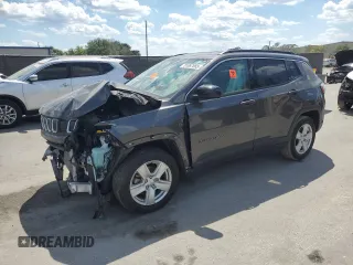 2022 Jeep Compass Latitude with VIN 3C4NJCBB2NT138975, listed as a Copart auction lot 51067865 with Not Provided miles and Salvage Title. Bid and sale history available at carsss.com. Image 1.