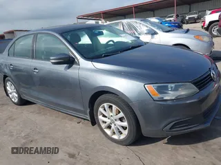 2011 Volkswagen Jetta SE с VIN 3VWDX7AJ4BM324160, выставлен на аукционе IAAI как лот 42505233 с пробегом 181 277 миль миль и . История ставок и продаж доступна на DreamBid. Изображение 1.