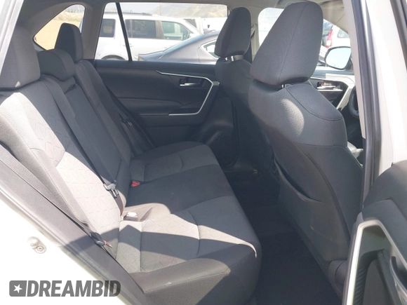 2022 Toyota RAV4 XLE with VIN 2T3W1RFV3NC181386, listed as a IAAI auction lot 41892697 with 133,979 mi miles. Bid and sale history available at carsss.com. Image 8.