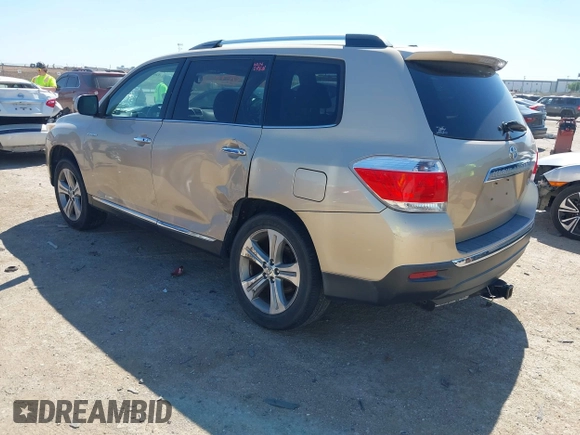 2011 Toyota Highlander Limited with VIN 5TDDK3EH8BS086668, listed as a IAAI auction lot 42071099 with 217,504 mi miles and . Bid and sale history available at DreamBid. Image 3.