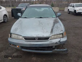 1996 Honda Accord LX with VIN 1HGCD5631TA169122, listed as a IAAI auction lot 42022239 with 164,191 mi miles and . Bid and sale history available at carsss.com. Image 6.