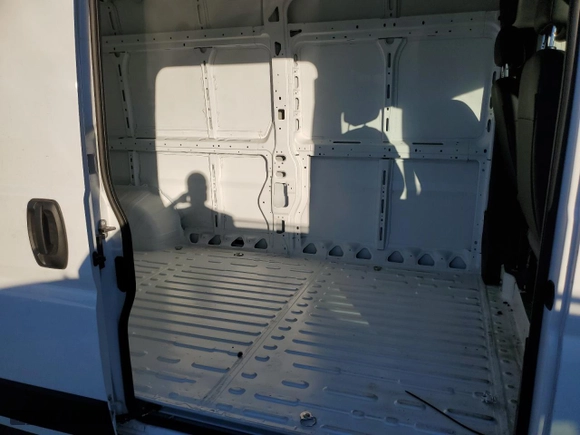 2025 Ram ProMaster Cargo Van Tradesman with VIN 3C6LRVDGXSE507318, listed as a Copart auction lot 83870744 with 2,236 mi miles and Clean Title. Bid and sale history available at carsss.com. Image 11.