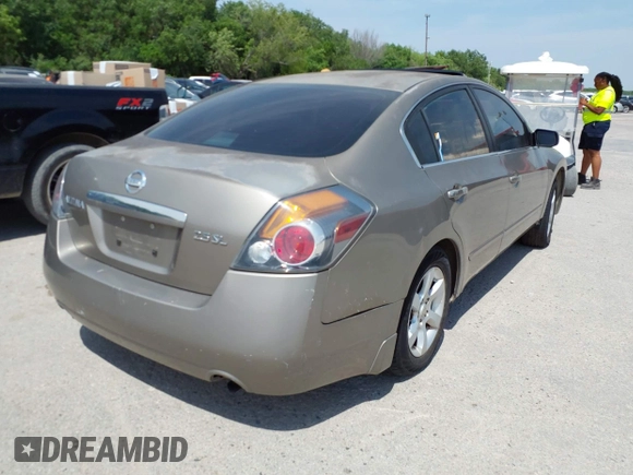 2007 Nissan Altima 2.5 with VIN 1N4AL21E57N420597, listed as a IAAI auction lot 42037962 with 1 mi miles. Bid and sale history available at carsss.com. Image 6.