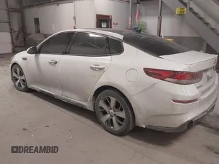 2019 Kia Optima LX with VIN 5XXGT4L39KG280666, listed as a IAAI auction lot 41436121 with 121,531 mi miles. Bid and sale history available at carsss.com. Image 3.