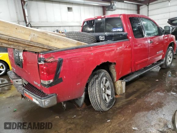 2005 Nissan Titan SE z VIN 1N6AA06BX5N502595, wystawiony jako Copart lot #85888184 z przebiegiem 231 851 mil mil oraz Nie do naprawy • Non repairable. Historia ofert i sprzedaży dostępna na DreamBid. Obrazek 3.