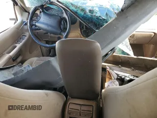 2000 Ford Explorer with VIN 1FMDU63X5YUA25137, listed as a Copart auction lot 46961075 with 188,269 mi miles and Salvage title. Bid and sale history available at DreamBid. Image 8.