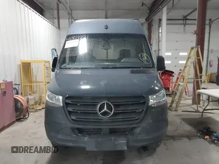 2019 Mercedes-Benz Sprinter Cargo z VIN WD4PF1CD9KP147130, wystawiony jako IAAI lot #41821221 z przebiegiem 70 915 mil mil oraz . Historia ofert i sprzedaży dostępna na DreamBid. Obrazek 12.