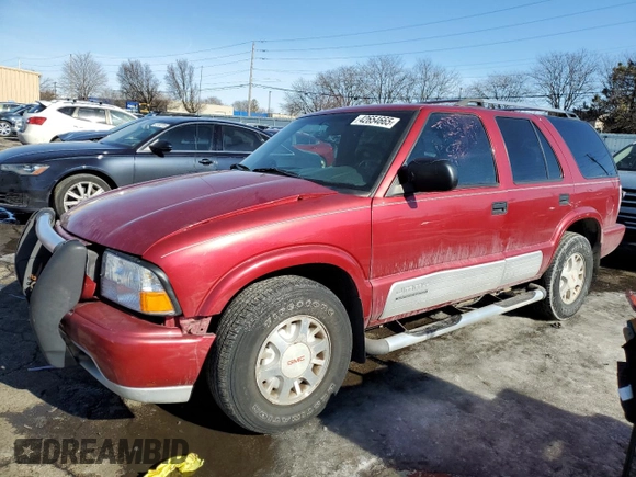 2000 GMC Envoy with VIN 1GKDT13W6Y2354558, listed as a Copart auction lot 42654665 with 201,547 mi miles and Salvage Title. Bid and sale history available at carsss.com. Image 1.