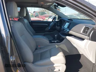 2017 Toyota Highlander Limited с VIN 5TDDZRFH9HS464762, выставлен на аукционе IAAI как лот 41396047 с пробегом 60 528 миль миль и . История ставок и продаж доступна на DreamBid. Изображение 5.