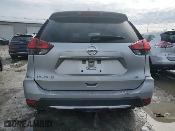 2017 Nissan Rogue SV z VIN JN8AT2MT7HW149353, wystawiony jako Copart lot #46567735 z przebiegiem 106 352 mil mil oraz Szkoda całkowita • Salvage title. Historia ofert i sprzedaży dostępna na DreamBid. Obrazek 6.