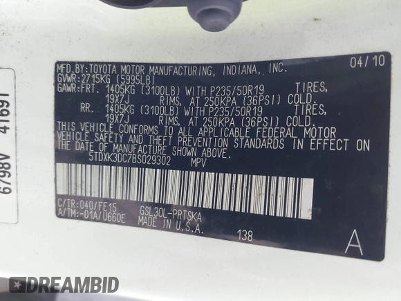 2011 Toyota Sienna SE with VIN 5TDXK3DC7BS029302, listed as a IAAI auction lot 41632724 with 211,503 mi miles. Bid and sale history available at carsss.com. Image 9.