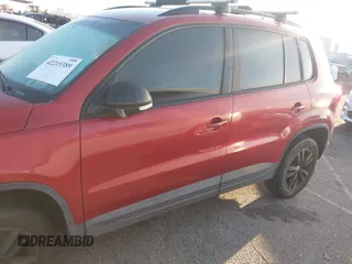 2015 Volkswagen Tiguan R-Line with VIN WVGAV7AX2FW115582, listed as a IAAI auction lot 42215389 with 168,182 mi miles and . Bid and sale history available at DreamBid. Image 14.