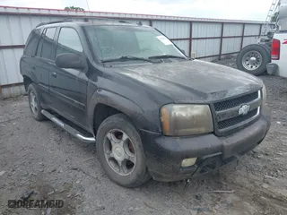 2008 Chevrolet TrailBlazer LT w/1LT with VIN 1GNDS13S182183057, listed as a IAAI auction lot 39189791 with 166,777 mi miles. Bid and sale history available at carsss.com. Image 1.
