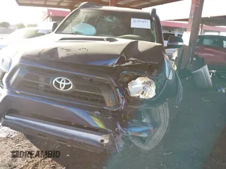 2013 Toyota Tacoma PreRunner z VIN 3TMKU4HN6DM038078, wystawiony jako IAAI lot #41397637 z przebiegiem 109 017 mil mil oraz . Historia ofert i sprzedaży dostępna na DreamBid. Obrazek 6.