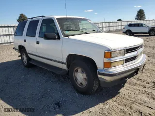 1998 Chevrolet Tahoe with VIN 1GNEK13R0WJ354076, listed as a Copart auction lot 72605944 with 211,868 mi miles and Clean Title. Bid and sale history available at carsss.com. Image 4.