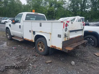 2008 Ford F-350 with VIN 1FDSF30518EB85528, listed as a IAAI auction lot 42470231 with 209,284 mi miles and . Bid and sale history available at DreamBid. Image 3.