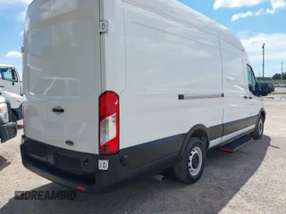 2022 Ford Transit Cargo with VIN 1FTBR3X89NKA23915, listed as a IAAI auction lot 42233534 with 3,755 mi miles and . Bid and sale history available at DreamBid. Image 4.