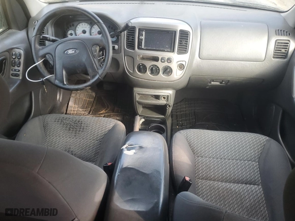 2004 Ford Escape XLT with VIN 1FMYU03174KB88016, listed as a Copart auction lot 42358115 with 178,773 mi miles and Salvage Title. Bid and sale history available at carsss.com. Image 8.
