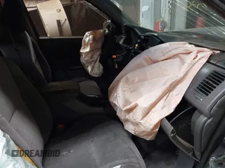 2005 Honda Pilot LX z VIN 2HKYF18135H537704, wystawiony jako IAAI lot #41091540 z przebiegiem Nie podano mil oraz . Historia ofert i sprzedaży dostępna na DreamBid. Obrazek 5.