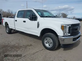 2019 Ford F-250 XL with VIN 1FT7W2B60KEF78955, listed as a IAAI auction lot 41851147 with 205,275 mi miles and . Bid and sale history available at DreamBid. Image 1.