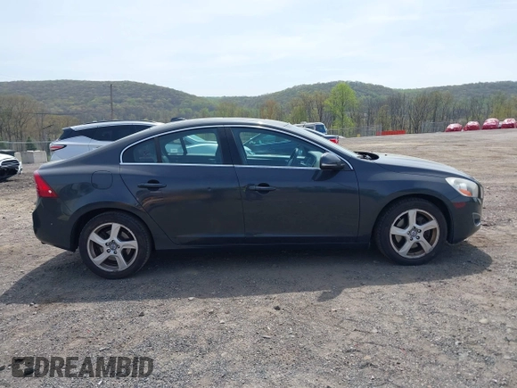 2012 Volvo S60 T5 z VIN YV1622FS4C2144565, wystawiony jako IAAI lot #42114176 z przebiegiem 143 788 mil mil oraz . Historia ofert i sprzedaży dostępna na DreamBid. Obrazek 13.