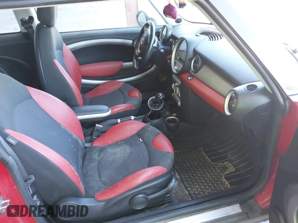 2008 MINI Hardtop with VIN WMWMF33588TT64697, listed as a IAAI auction lot 41831695 with 143,462 mi miles and . Bid and sale history available at DreamBid. Image 5.